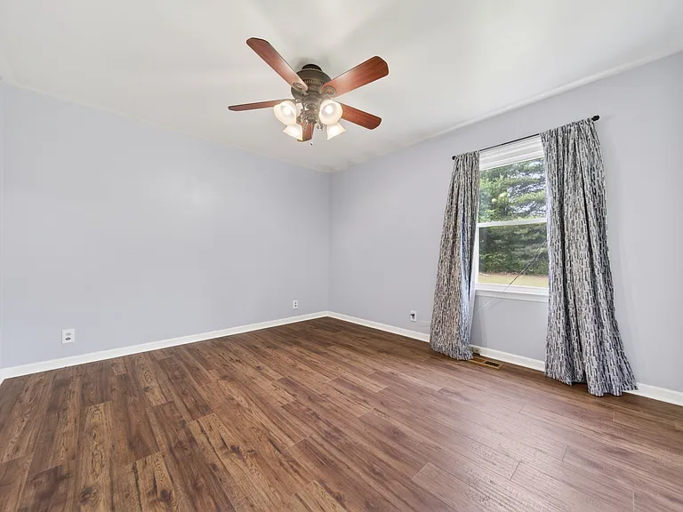 3918 Ashley Dr — Photo 33
