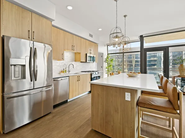 1212 Demonbreun St #1802, Nashville, TN 37203