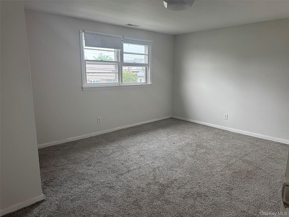 1st image of 124 Parkdale Dr