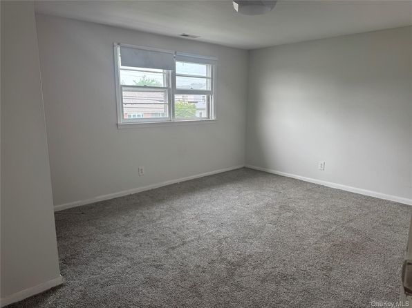 124 Parkdale Dr