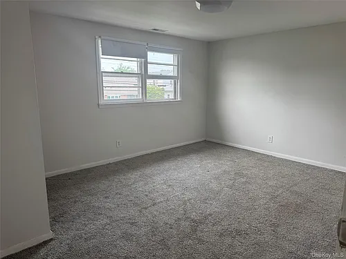 124 Parkdale Dr Photo 1