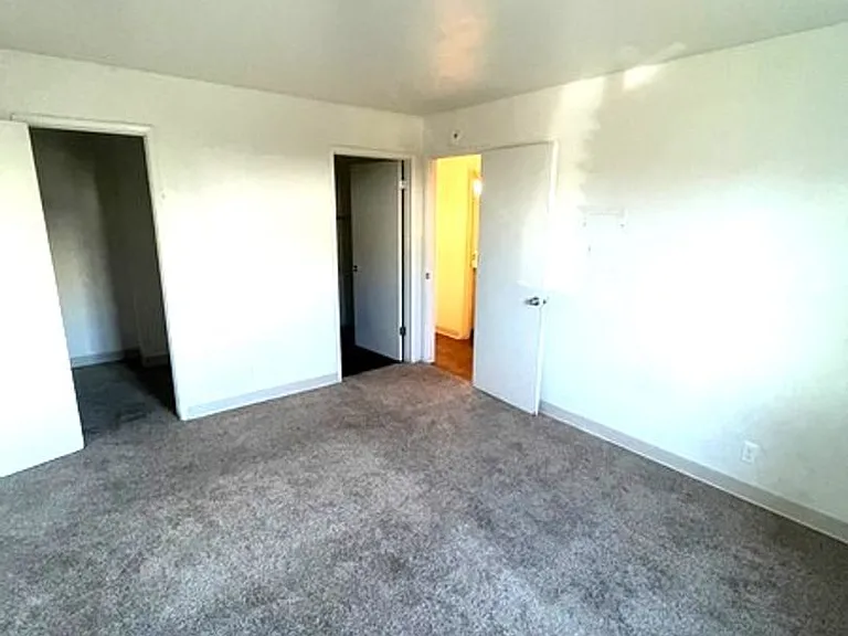 202 W Sheila Ln #1 — Photo 6