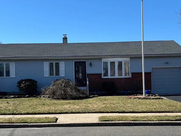 9 Rockroyal Rd, Hamilton, NJ 08620