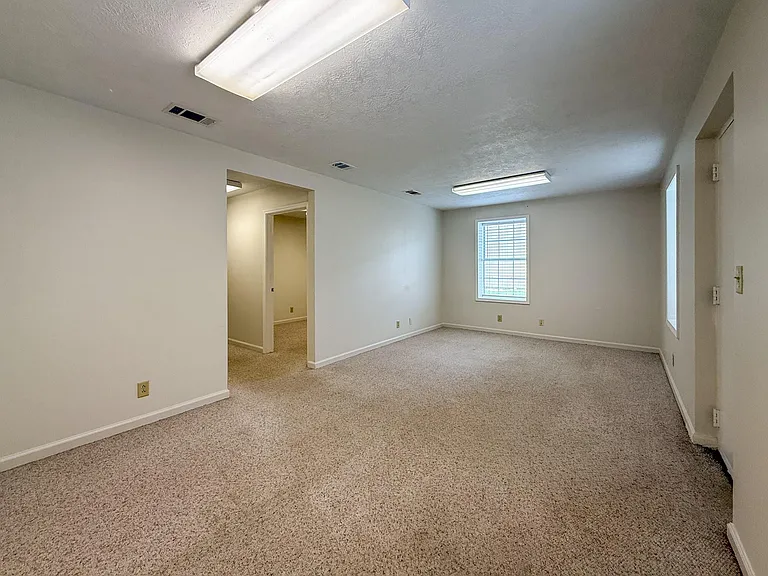 26605 E River Rd #A — Photo 14