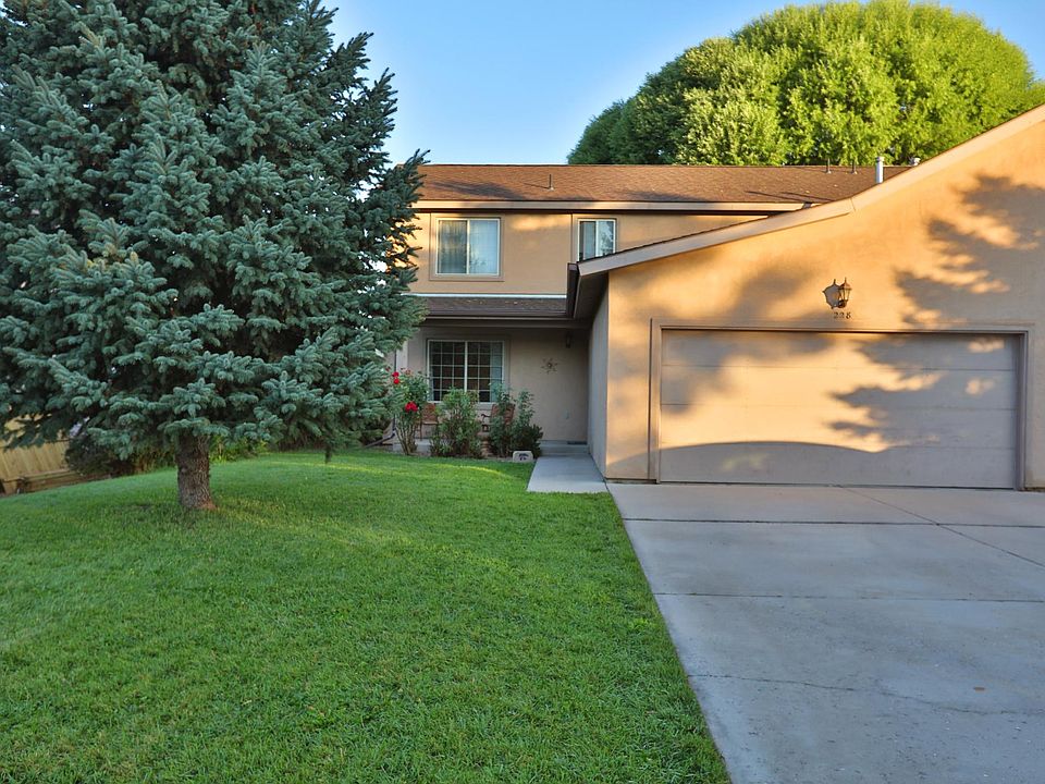 1st image of 228 S Golden Dr