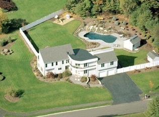 2 Thompson Rd, Foxboro, MA 02035