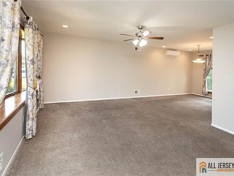 10 Eardley Rd — Photo 7