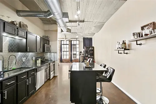 1122 Jackson St Photo 1