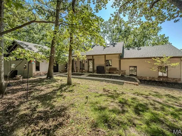 1302 Bear Canyon Rd, Ballwin, MO 63021