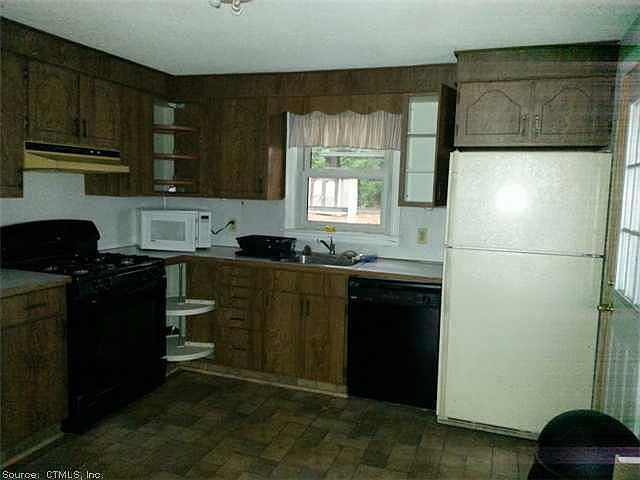 2nd image of 31 Irving St