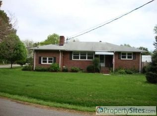 2000 Phyllis Dr, Chesapeake, VA 23325