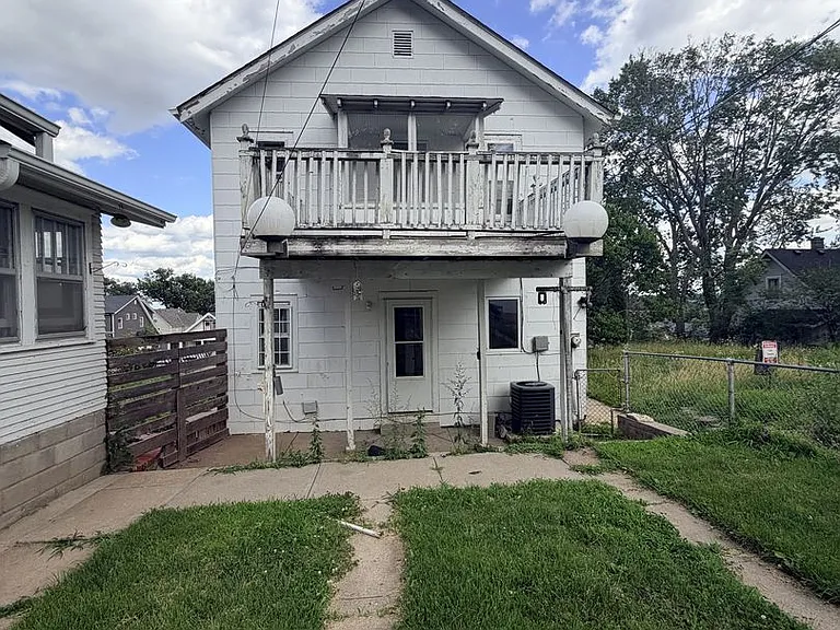1336 S 25th Ave — Photo 2