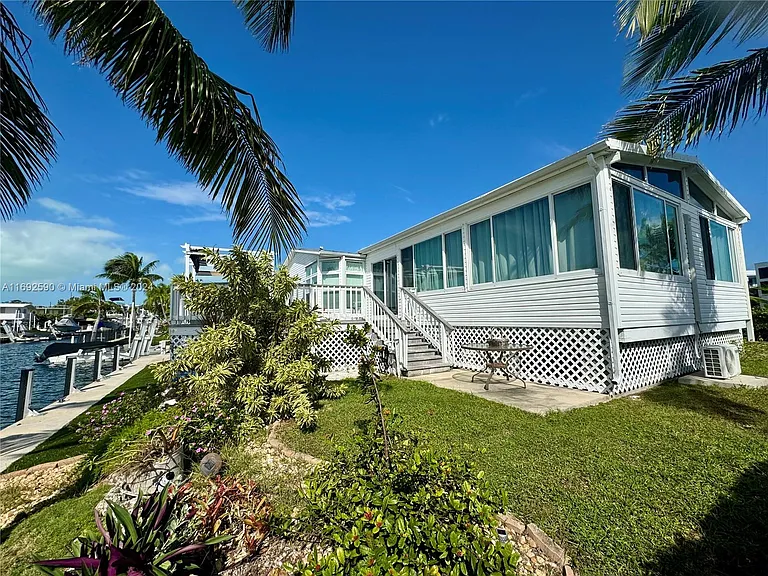 72 Ocean Dr — Photo 31