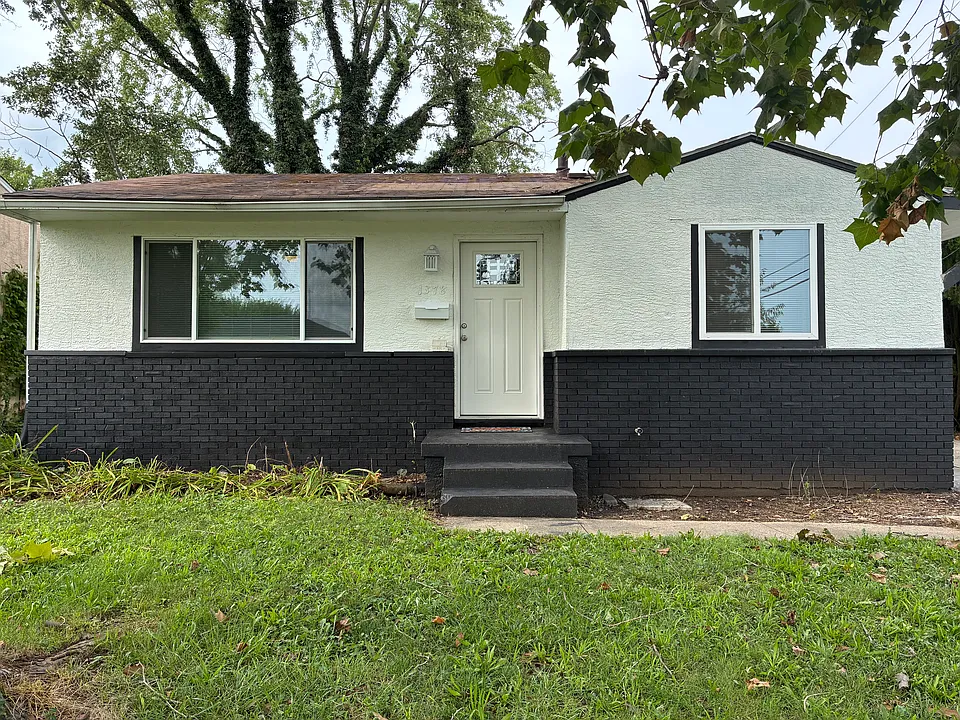 1378 Roberts Pl