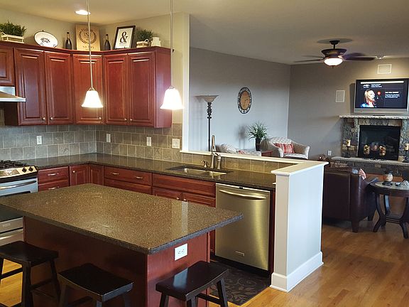 3rd image of 29 Farmview Ln
