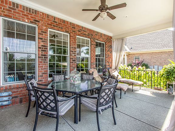2nd image of 2909 Pendarvis Ln