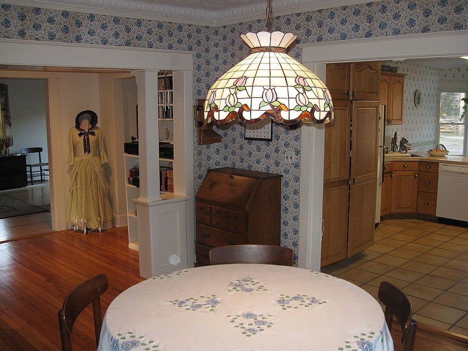 DR with Tin Ceiling