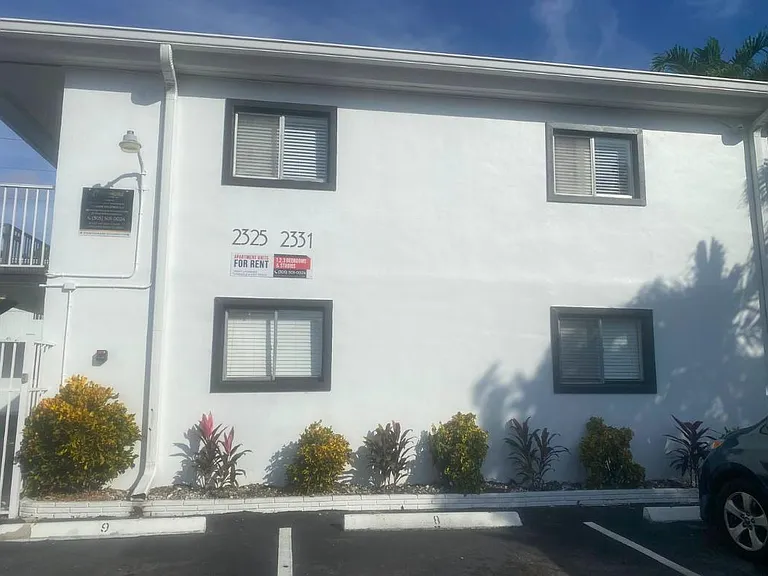 2325 Arthur St — Photo 8