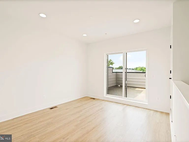 7381 Old Airfield Ln — Photo 31
