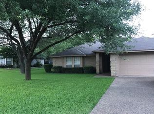 241 Fieldcrest Dr, Hewitt, TX 76643