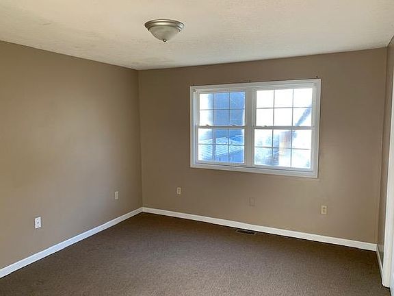 5th image of 62 Elizabeth Ln #62