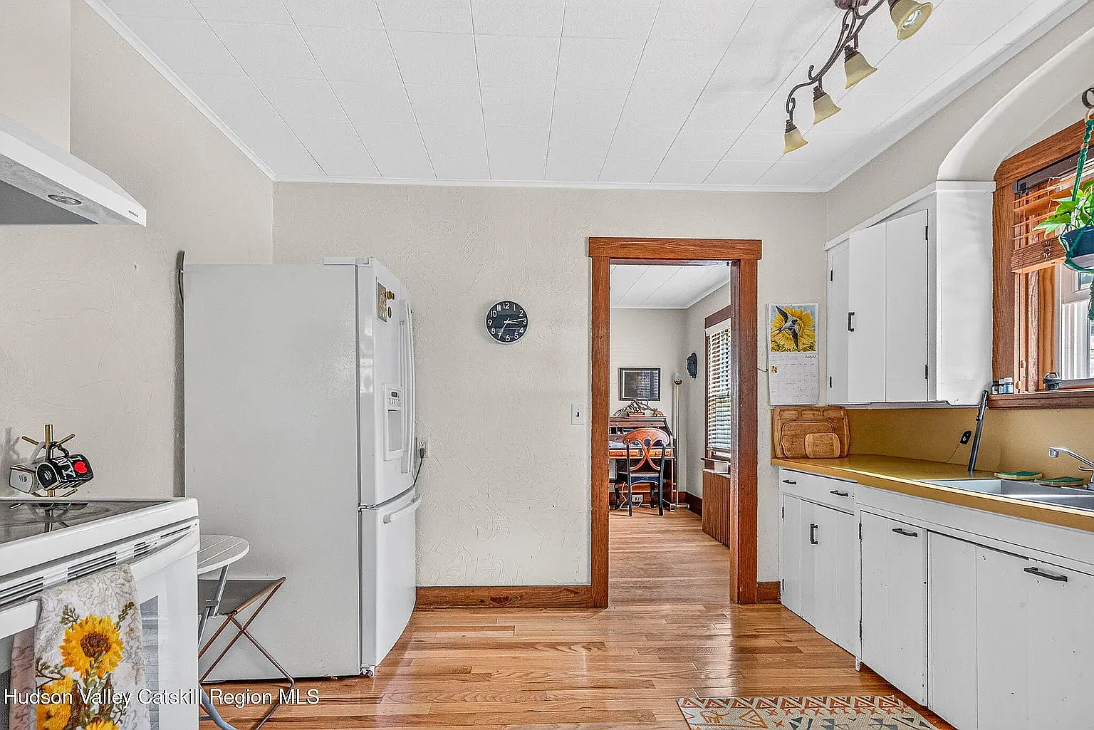 2 bed, 1200 sqft, $2,100 — Photo 4