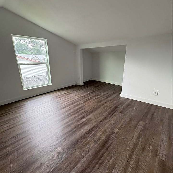 1st image of 16409 Pecan St