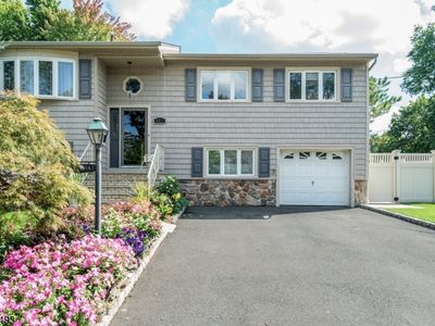 889 Sheridan St, Union, NJ, 07083