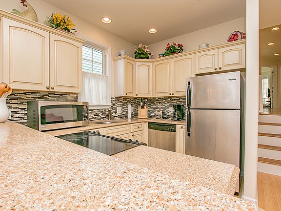 5th image of 1405 West Ave #1405