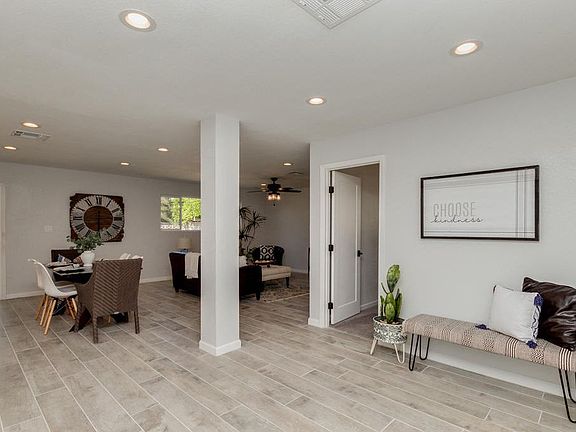 3rd image of 1236 E La Jolla Dr