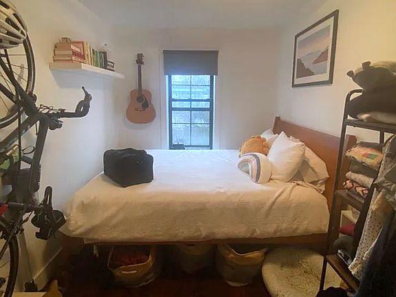 3rd image of 594 Saint Marks Ave APT 3R