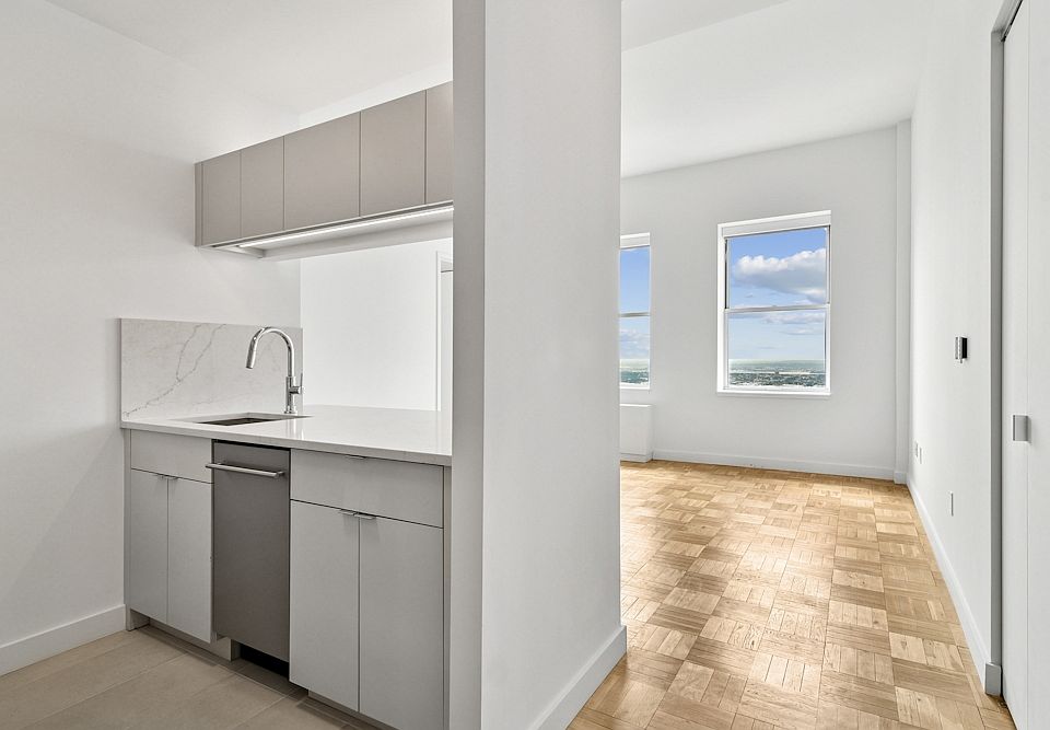 1st image of 20 Exchange Pl APT 3904