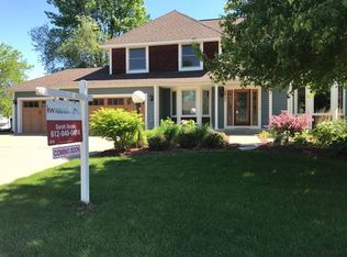 1861 Oak Glen Dr, Stillwater, MN 55082