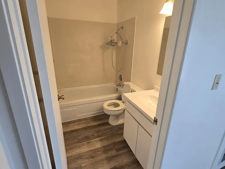 3840 N Fruit Ave #28 — Photo 16