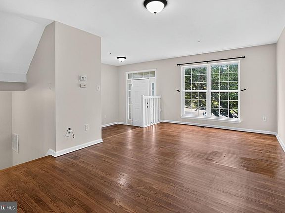 3rd image of 72 Sable Ct