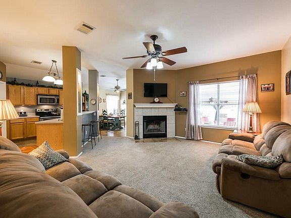 4th image of 1813 Emerald Isle Dr