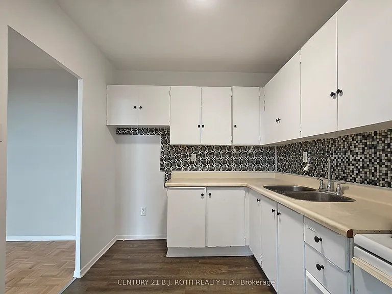 98 Holgate St #407 — Photo 6