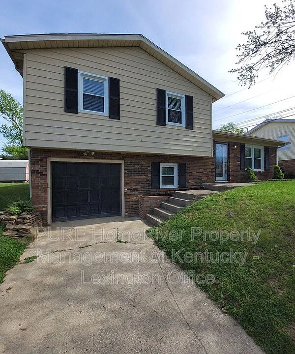 106 Hammons Dr