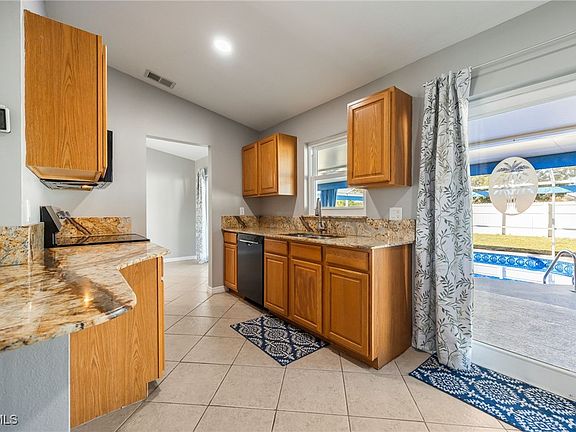 3rd image of 1091 Lovely Ln