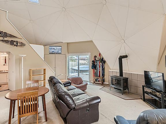 2nd image of 269 Lake View Cir W