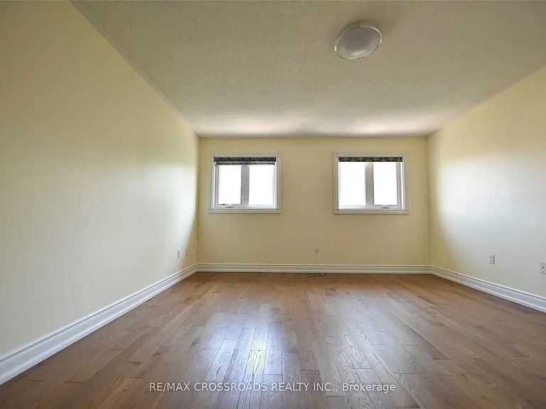 33 Holmwood St — Photo 7