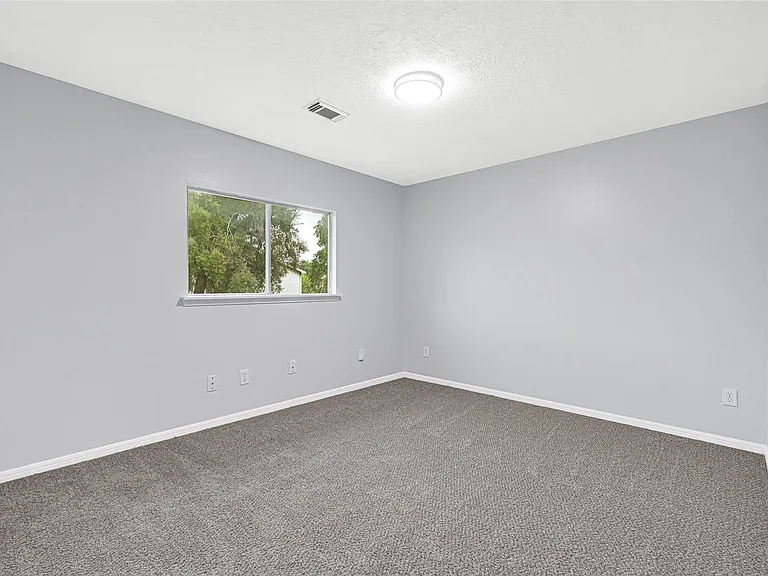 15019 Dunster Ln — Photo 23
