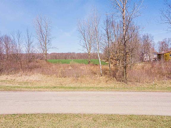 4th image of 375-377 Thornapple Dr