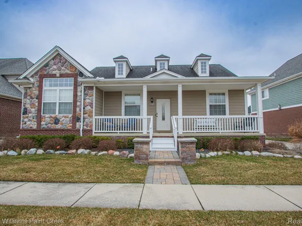 26722 Boston Dr, Chesterfield, MI 48051