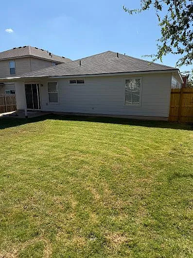 6110 Griffith Loop — Photo 32
