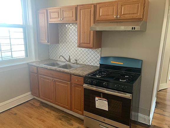 4th image of 1720 W 66th St Floor 1
