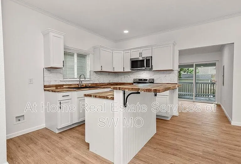 760 S Main Ave — Photo 7