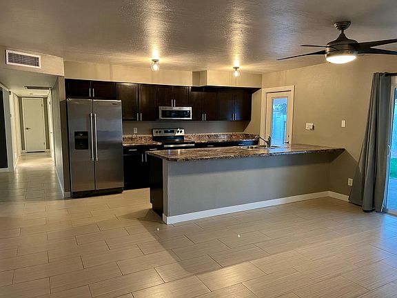 5th image of 2063 E Oxford Dr