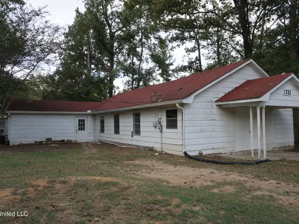 1392 Old Lake Rd, Brandon, MS 39042