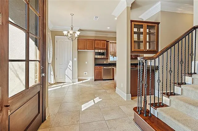 4 bed, 3.5 bath, 2200 sqft, $3,000 — Photo 3